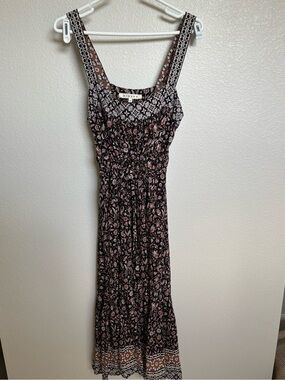 XiRENA Black & Pink Printed Midi Dress